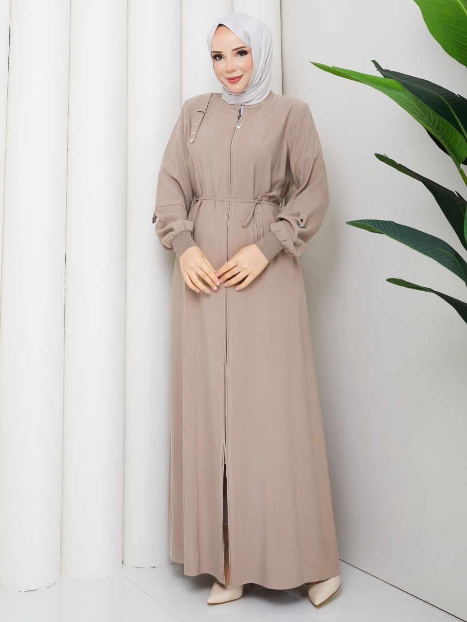 Bej Tensel Kumaş Büzgü Kol Detaylı Fermuarlı Ferace