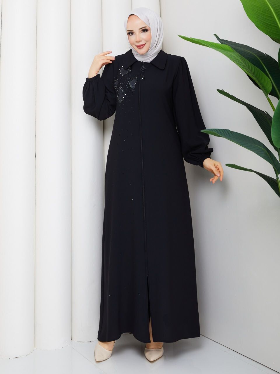 Siyah Buhara Kumaş Taş İşlemeli Fermuarlı Tesettür Ferace