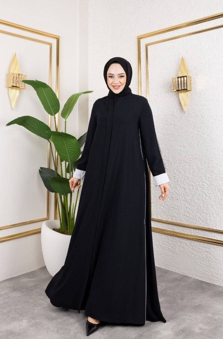 Siyah Beyaz Kol Detaylı Tesettür Abaya – Modern ve Şık Model