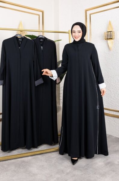 Siyah Beyaz Kol Detaylı Tesettür Abaya – Modern ve Şık Model