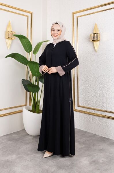 Siyah Beyaz Kol Detaylı Tesettür Abaya – Modern ve Şık Model