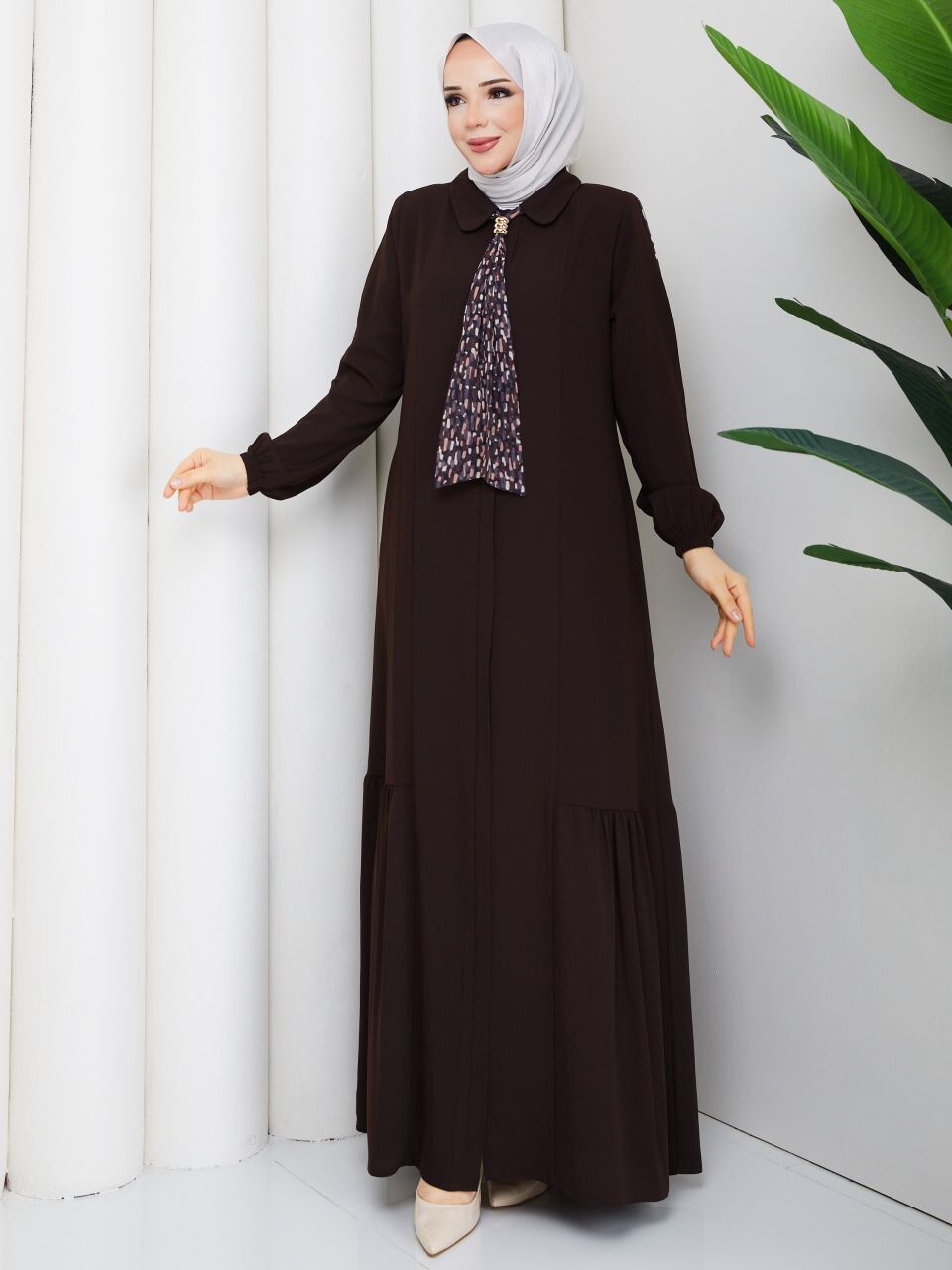 Fular Detaylı Kahverengi Rabia Kumaş Tesettür Ferace