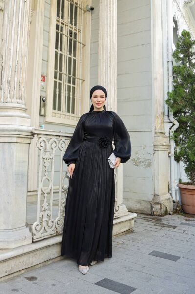 Dökümlü Piliseli Etekli Siyah Abiye