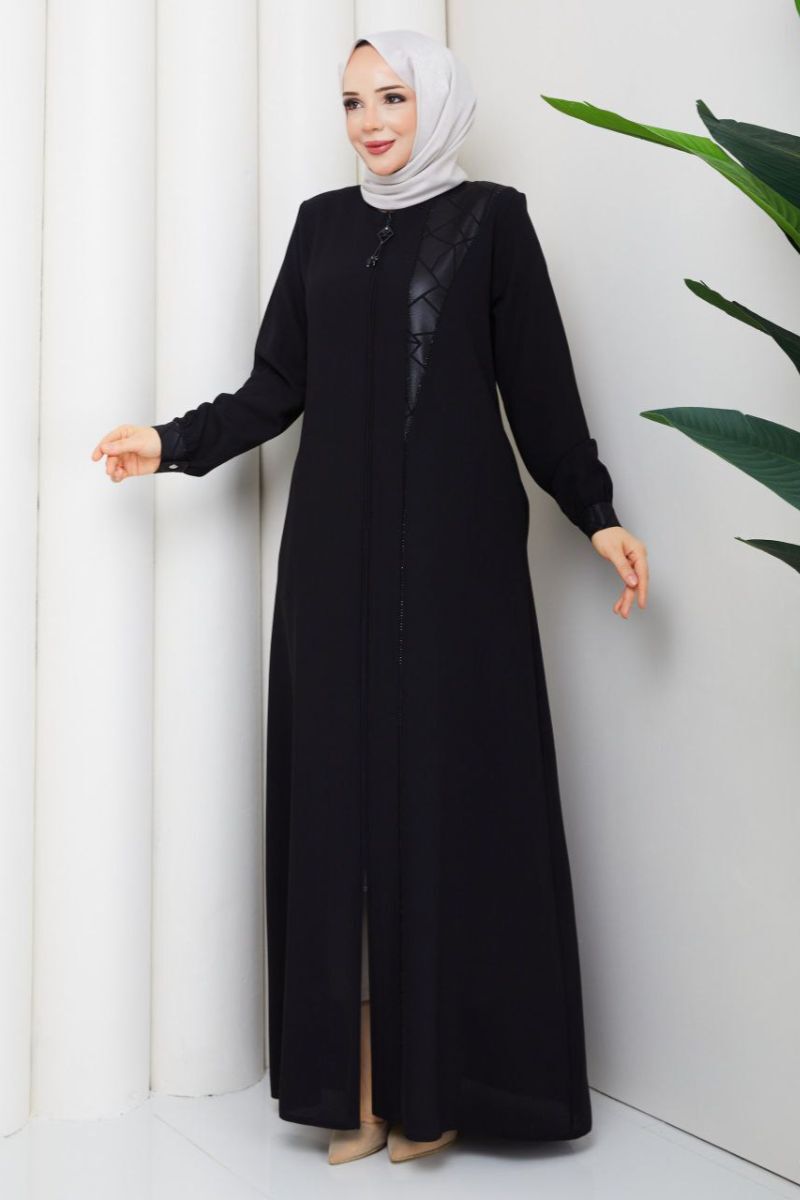 Vera Siyah: Deri Detaylı ve Taş İşlemeli Tesettür Ferace