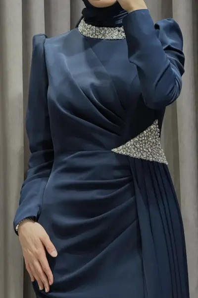 Luna Lacivert Taş İşlemeli Saten Tesettür Abiye