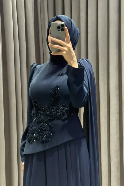 Alessa Lacivert Pelerin Detaylı Saten Tesettür Abiye