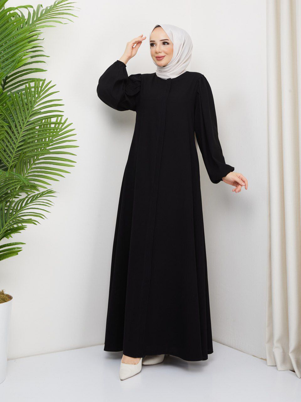 Siyah - Minimalist ve Şık Ferace